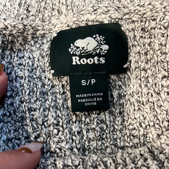 ROOTS SNOWY FOX PULL OVER - Picture 2 of 5